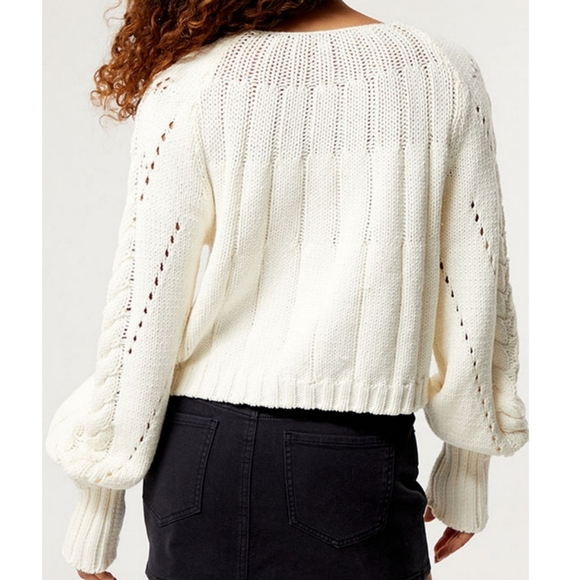 ❗SOLD❗NWT S FREE PEOPLE White Sandre Sweater - Picture 2 of 7